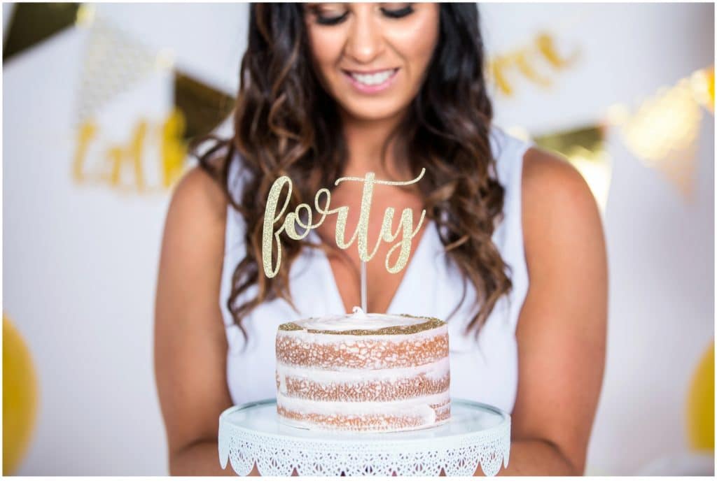 9 Best 40th Birthday Cakes in 3 Categories + Cake-Themed Gifts